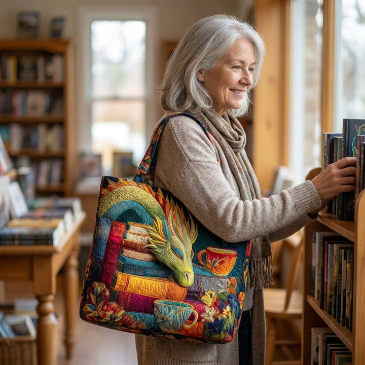 Bolso Artesanal – El Lector de Dragones con Libros y Tazas