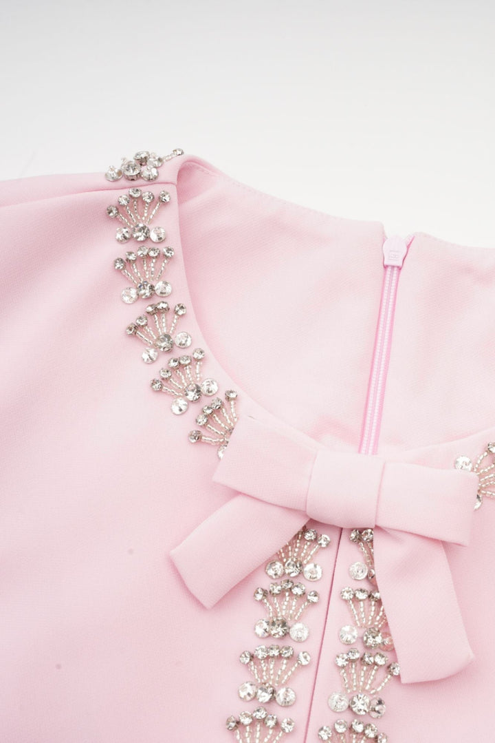 Vestido Midi Acampanado Linda con Lazo de Cristal y Detalles Elegantes